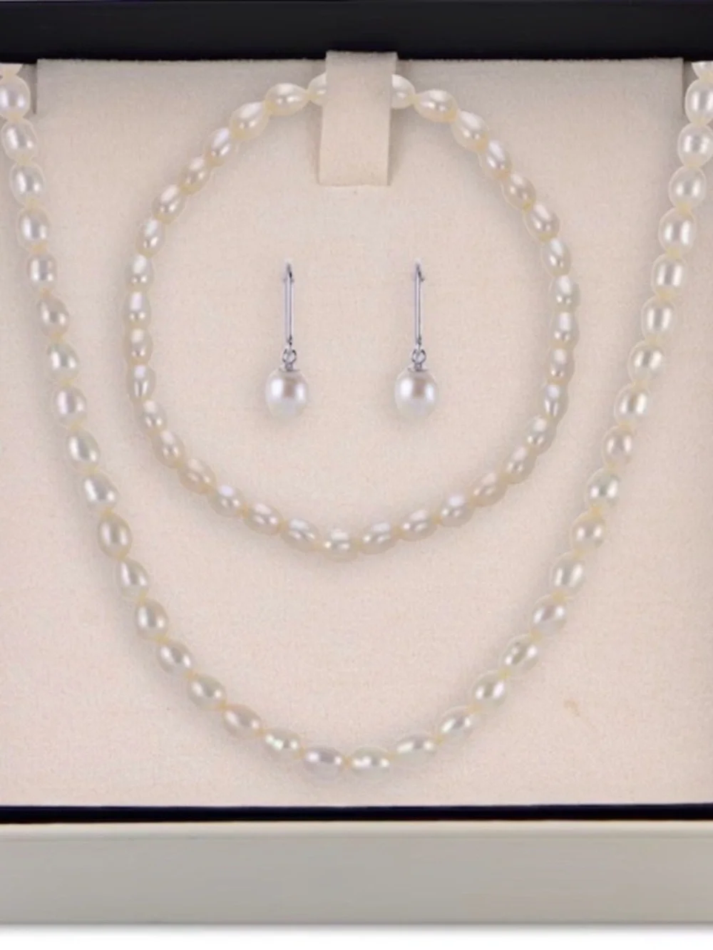 Kay Jewelers Freshwater Cultured Pearl Necklace, Bracelet & Drop Earrings Set - Picture 3 of 11